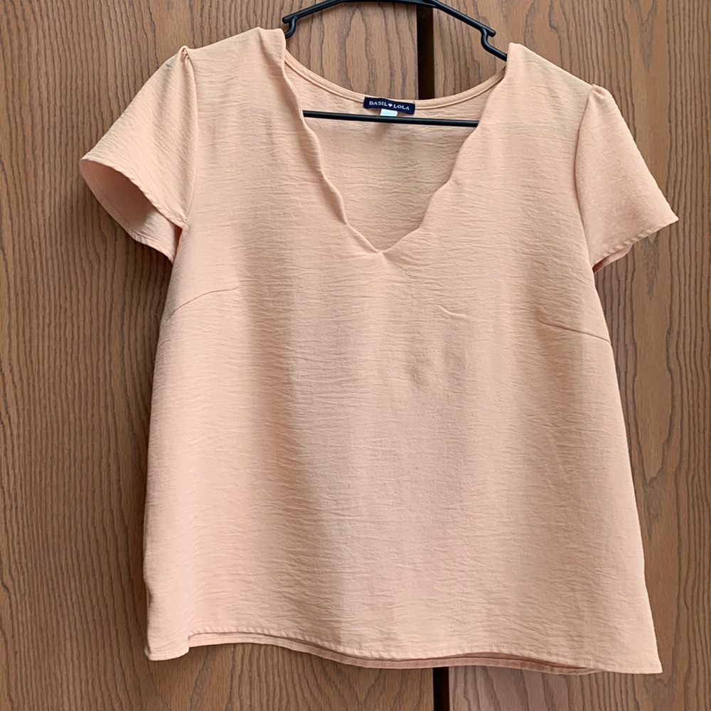 Basil ❤️Lola top